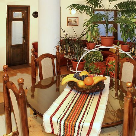 Art Apartments Milchevi Plovdiv Bagian luar foto